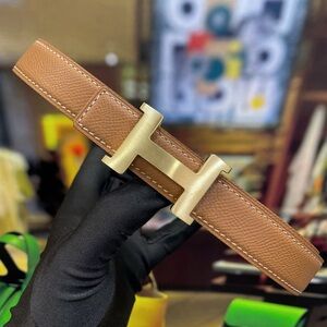 Hermes Women’s Brown Leather Belt Size 90